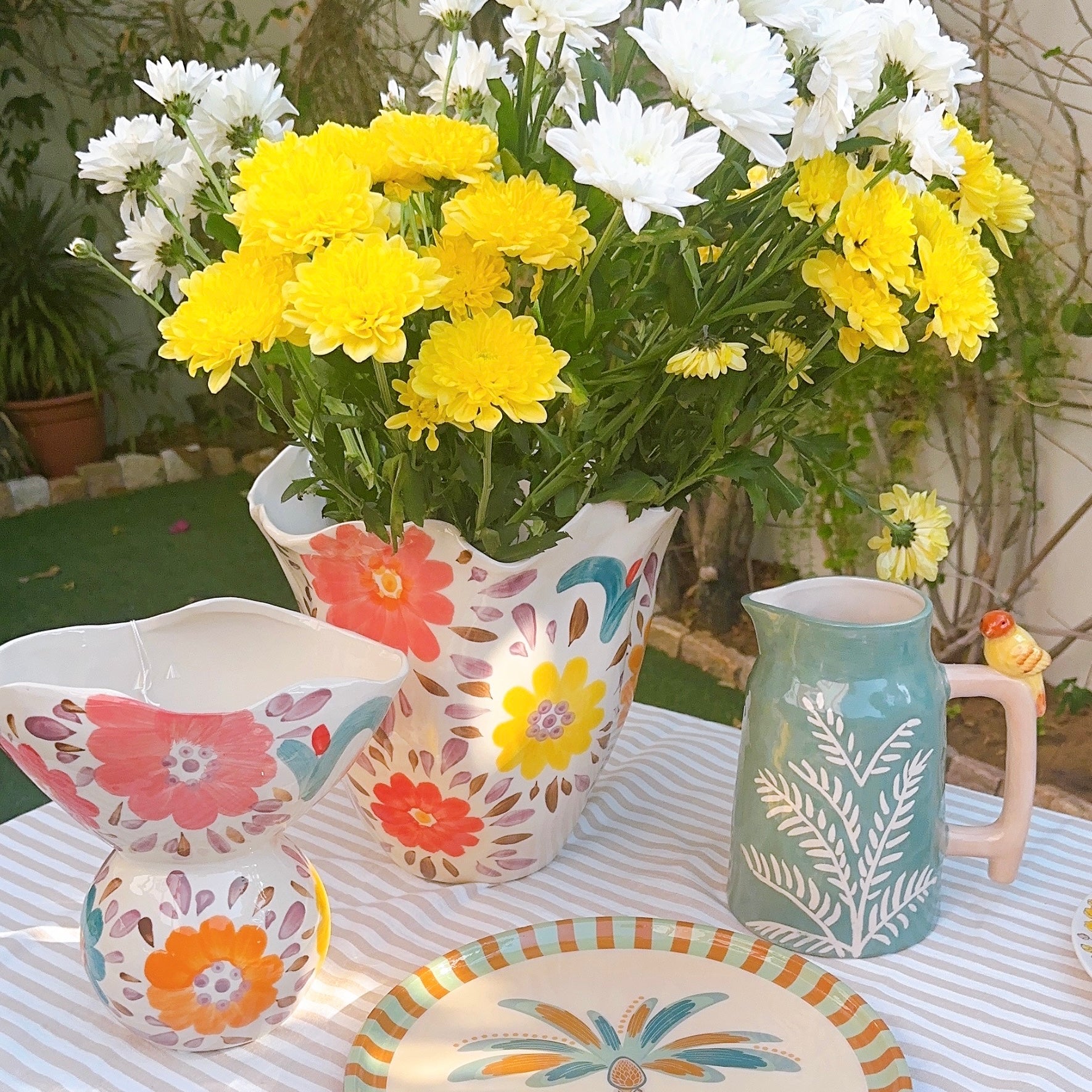 Vase Fine Earthenware Large, the best customized gift and gifts for her and for him from Inna Carton online shop Dubai, UAE!