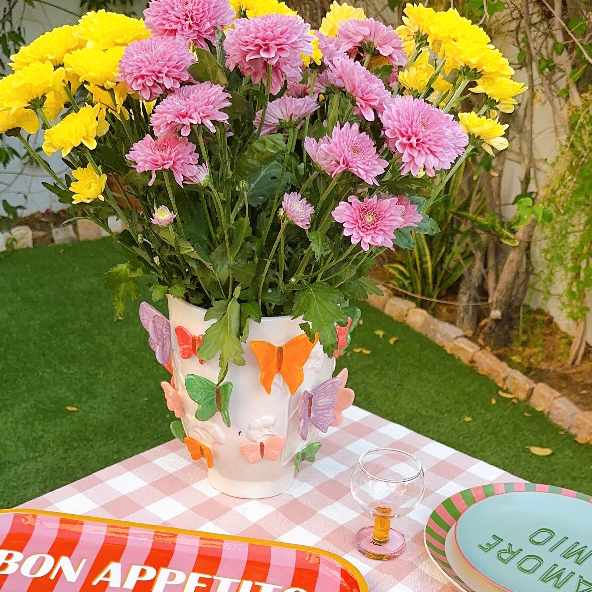 Butterfly Garden Vase, the best customized gift and gifts for her and for him from Inna Carton online shop Dubai, UAE!