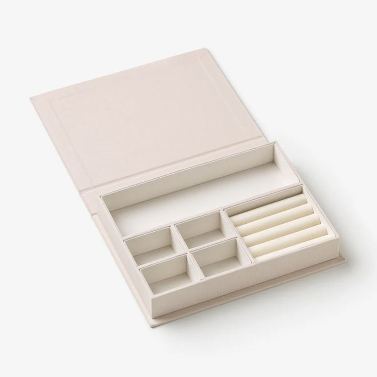 A Girls Best Friend Linen Jewelry Box, the best customized gift and gifts for her and for him from Inna Carton online shop Dubai, UAE!
