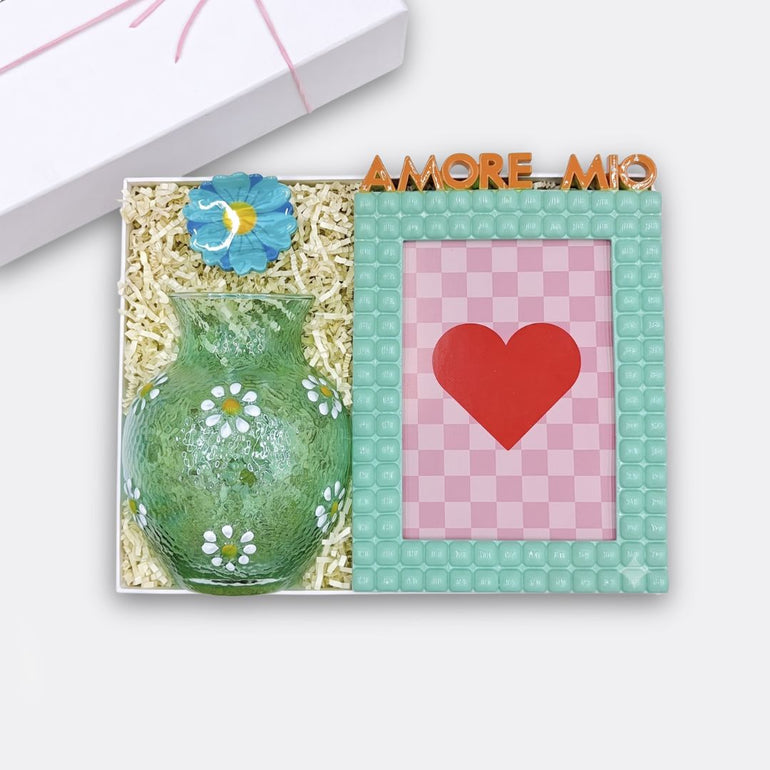 Amore Mio Frame, Daisy Hair Claw Clip, Daisy Glass Vase Green, the best customized gift and gifts for her and for him from Inna Carton online shop Dubai, UAE!
