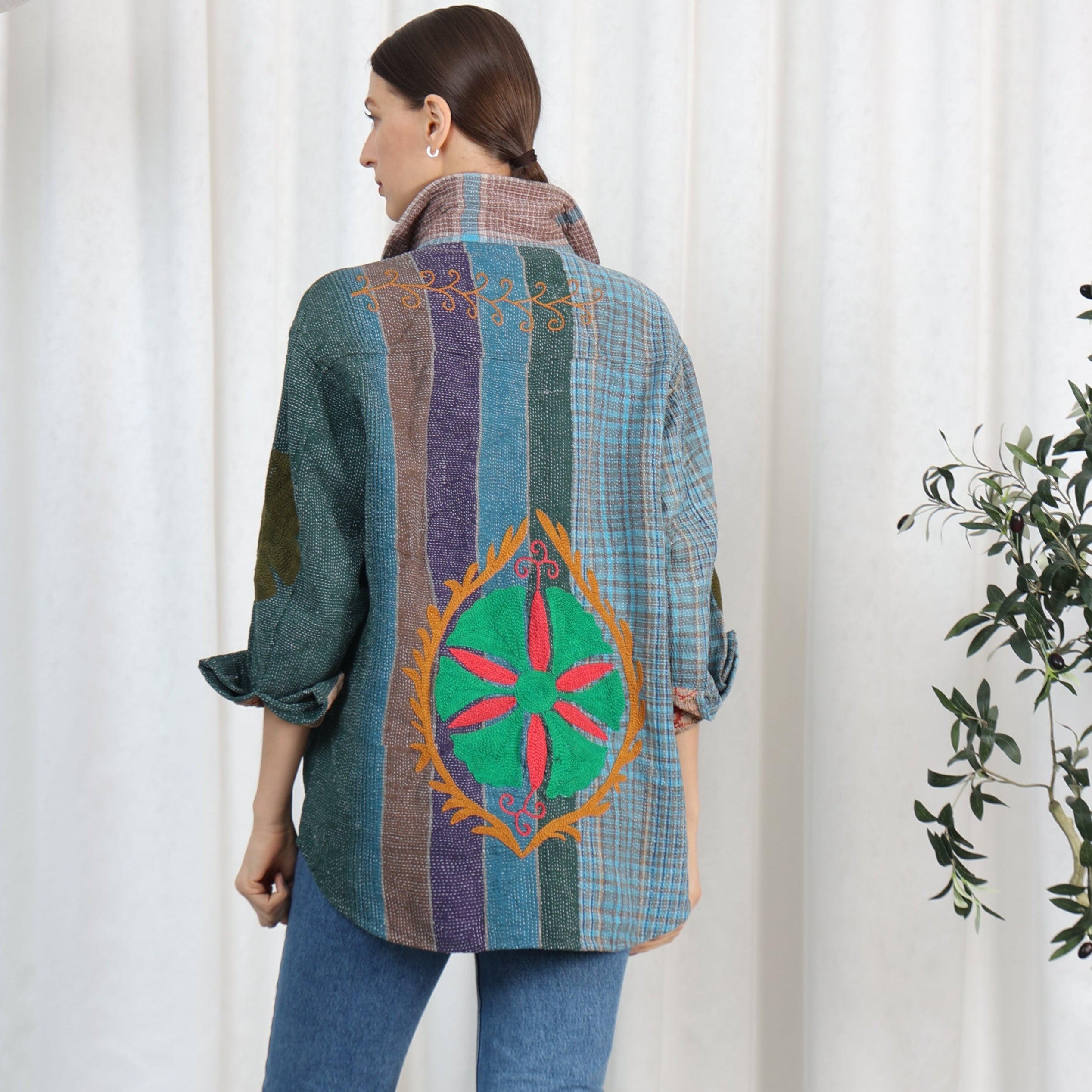Arizona Embroidered Oversized Shirt Clover Love, the best ramadan customize gift and gifts for her and for him from Inna Carton online shop Dubai, UAE!