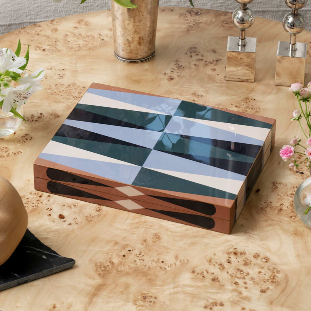 Lacquered Backgammon, the best customized gift and gifts for her and for him from Inna Carton online shop Dubai, UAE!