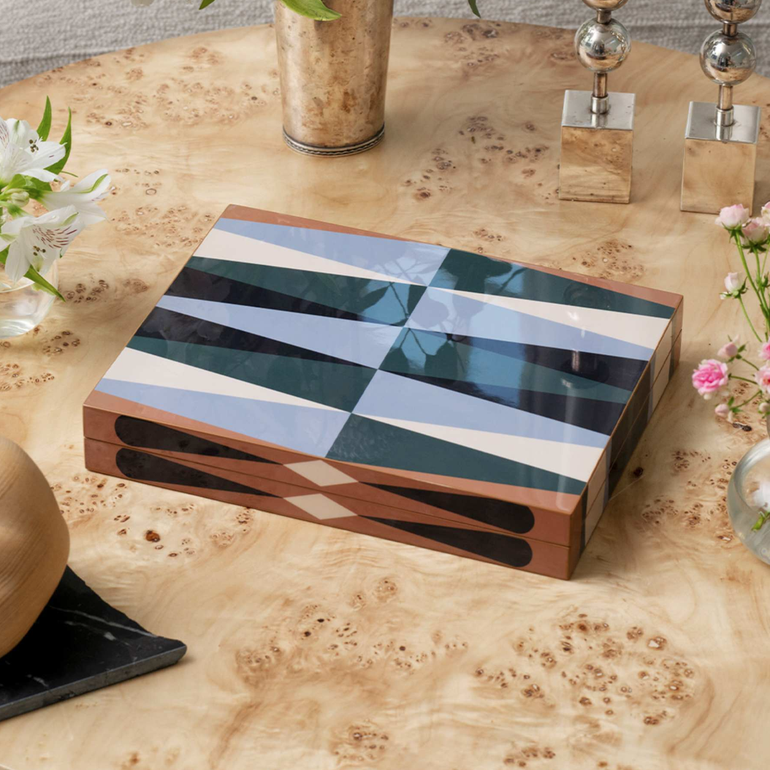 Lacquered Backgammon, the best customized gift and gifts for her and for him from Inna Carton online shop Dubai, UAE!
