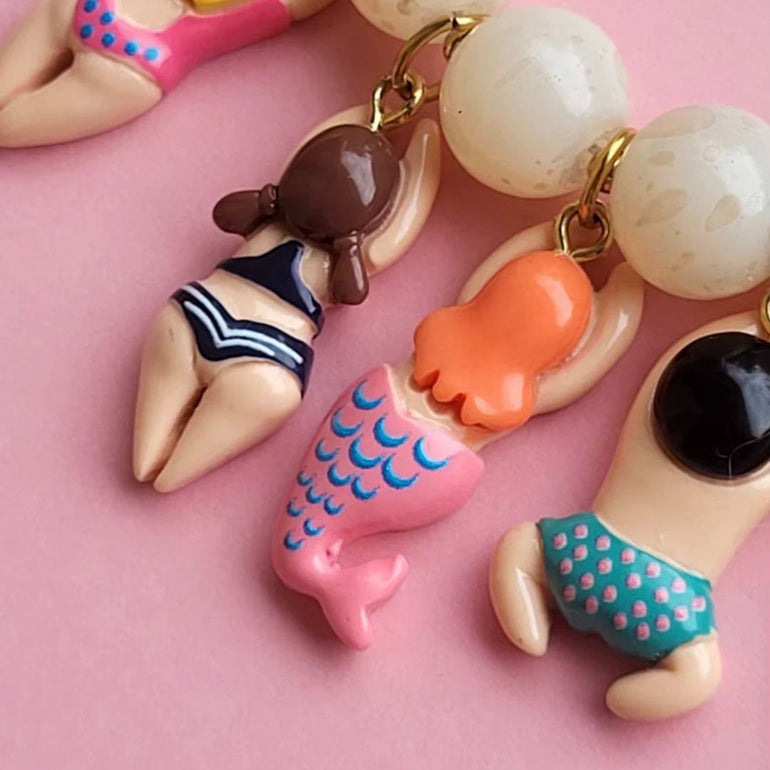 Beach Club Beaded Necklace, the best customized gift and gifts for her and for him from Inna Carton online shop Dubai, UAE!
