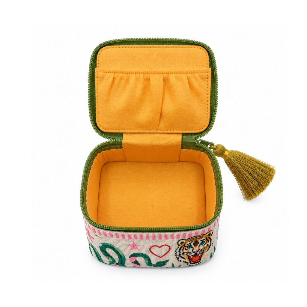 Bird Embroidered Velvet Jewelry Box, the best customized gift and gifts for her and for him from Inna Carton online shop Dubai, UAE!
