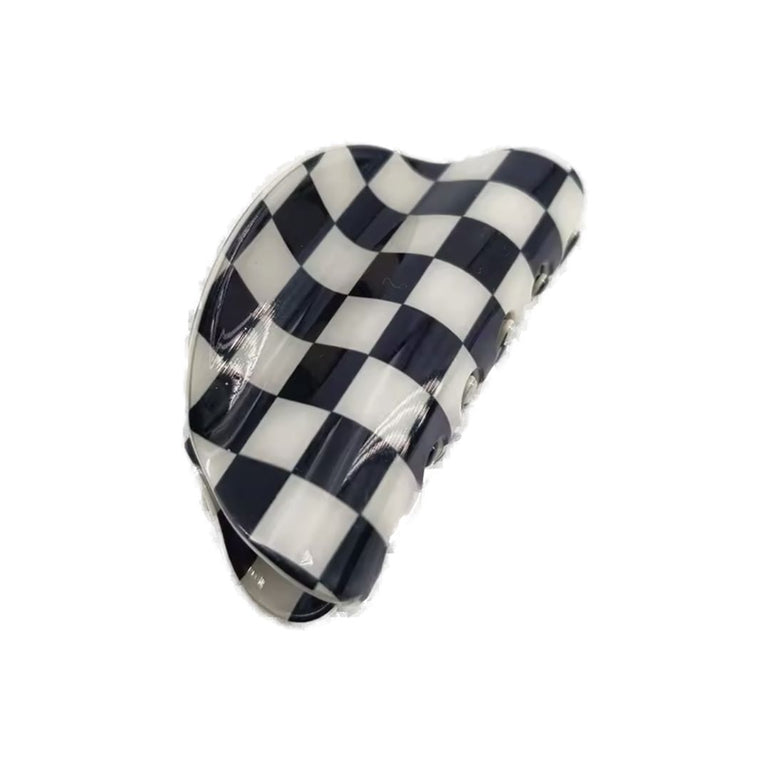 Checkered black and white claw clip, the best customized gift and gifts for her and for him from Inna Carton online shop Dubai, UAE!
