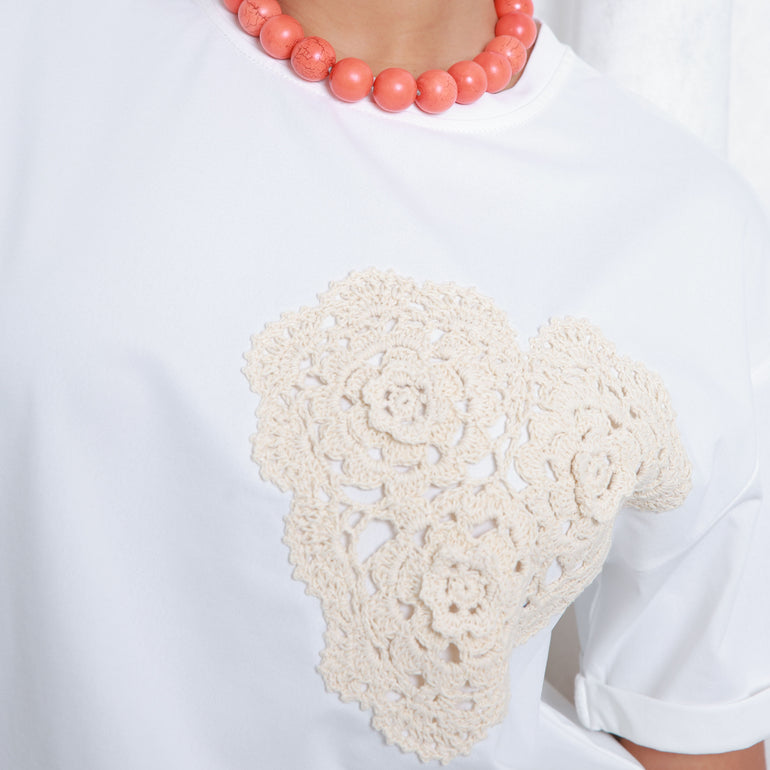 Crochet Love T-Shirt, the best customized gift and gifts for her and for him from Inna Carton online shop Dubai, UAE!