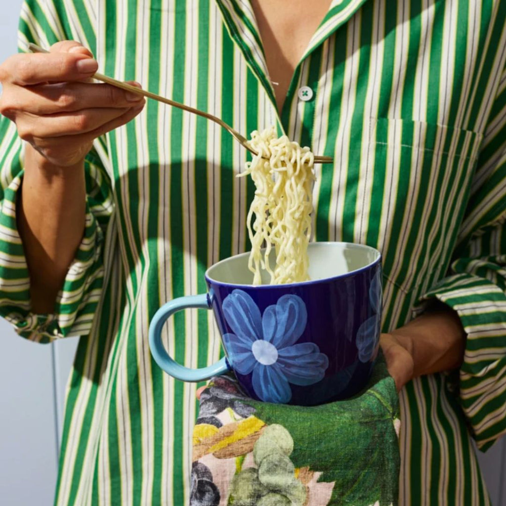 Daisy Ceramic Mug Navy, the best customized gift and gifts for her and for him from Inna Carton online shop Dubai, UAE!
