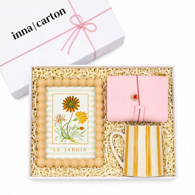 Perles Polyresin Photo Frame Neutral
Begonia Stoneware Mug Brown
Love Charm Leather Journal Pink, the best customized gift and gifts for her and for him from Inna Carton online shop Dubai, UAE!
