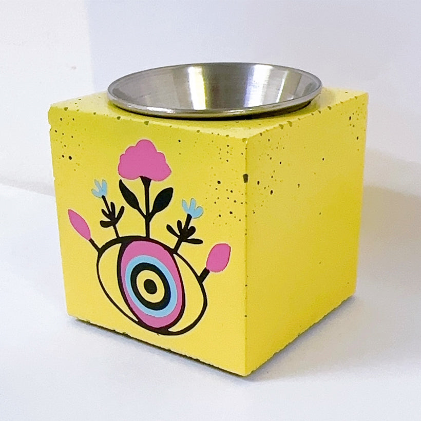 custom-designed concrete handpainted Oud and Bakhour burner, with an inner stainless steel bracket, shop the best Ramadan gift gifts for her for him from Inna carton online store dubai, UAE!