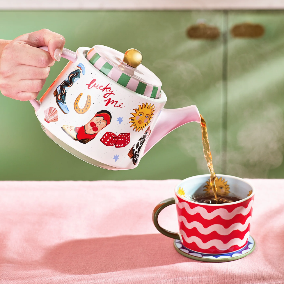 Icon Teapot Eleanor Bowmer, the best customized gift and gifts for her and for him from Inna Carton online shop Dubai, UAE!