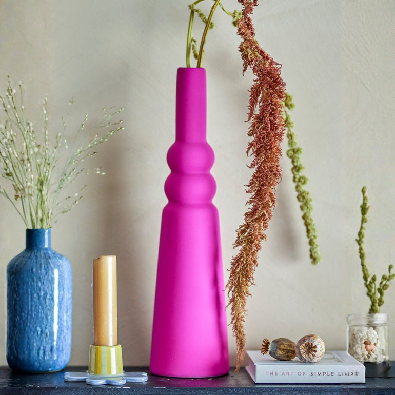Isolde Stoneware Vase, the best customized gift and gifts for her and for him from Inna Carton online shop Dubai, UAE!
