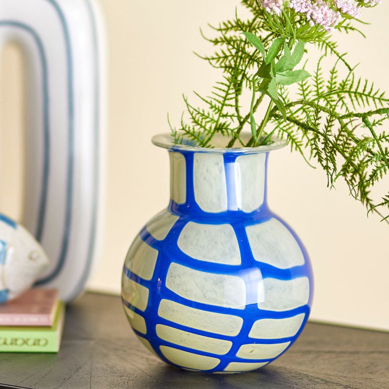 Kiran Glass Vase, the best customized gift and gifts for her and for him from Inna Carton online shop Dubai, UAE!
