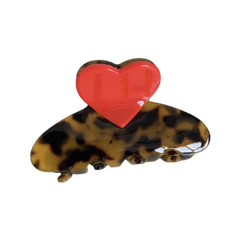 Love Claw Clip | Leopard, the best customized gift and gifts for her and for him from Inna Carton online shop Dubai, UAE!
