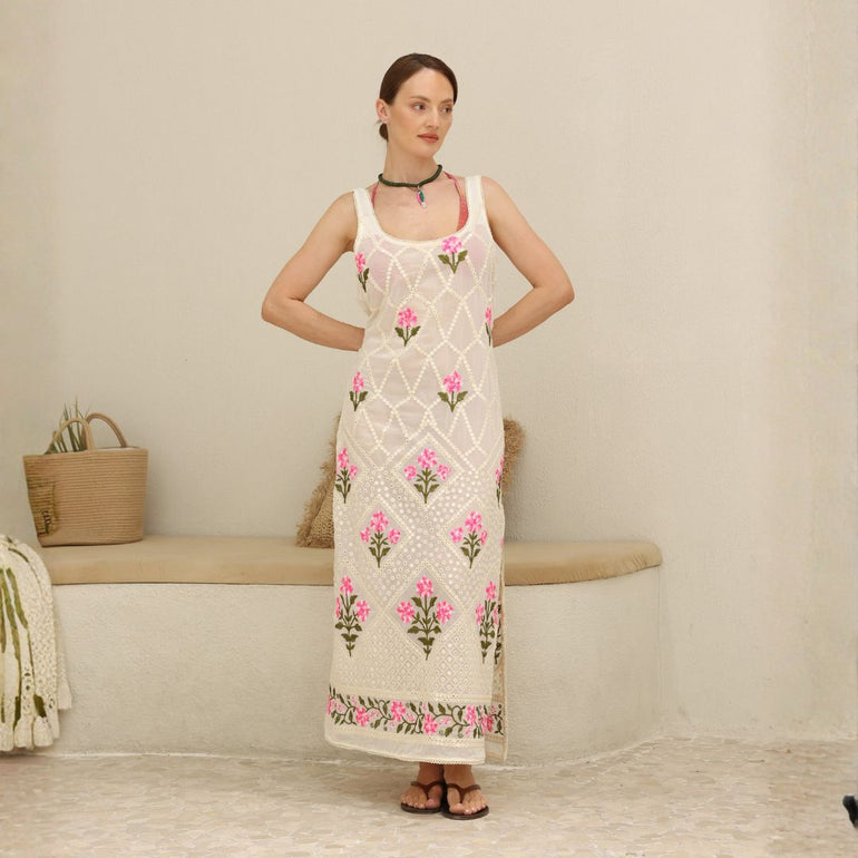 The Marigold pink, the best customized gift and gifts for her and for him from Inna Carton online shop Dubai, UAE!

