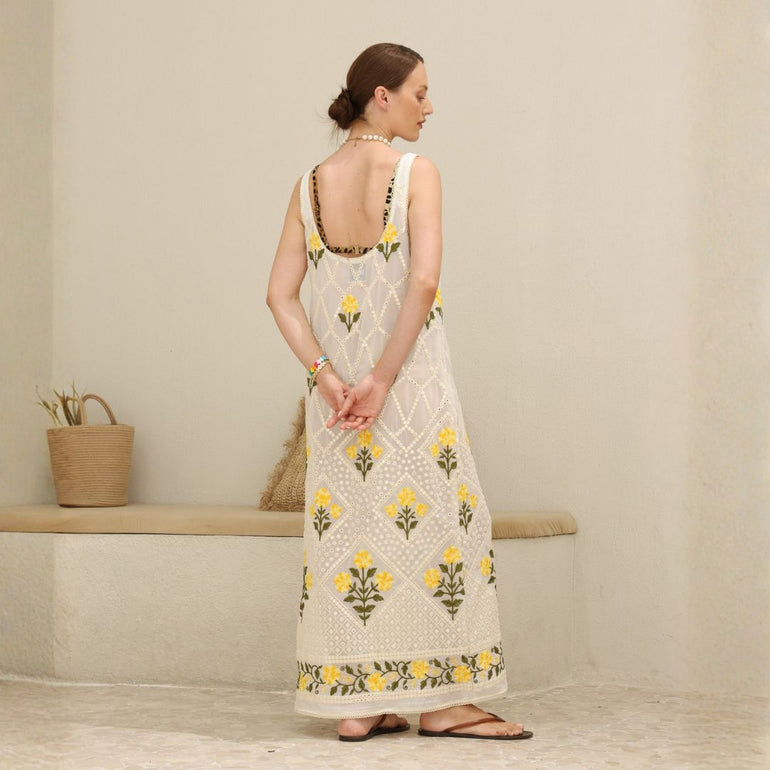 The Marigold, the best customized gift and gifts for her and for him from Inna Carton online shop Dubai, UAE!
