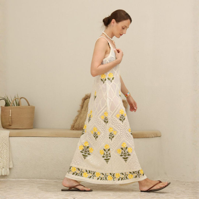 The Marigold, the best customized gift and gifts for her and for him from Inna Carton online shop Dubai, UAE!
