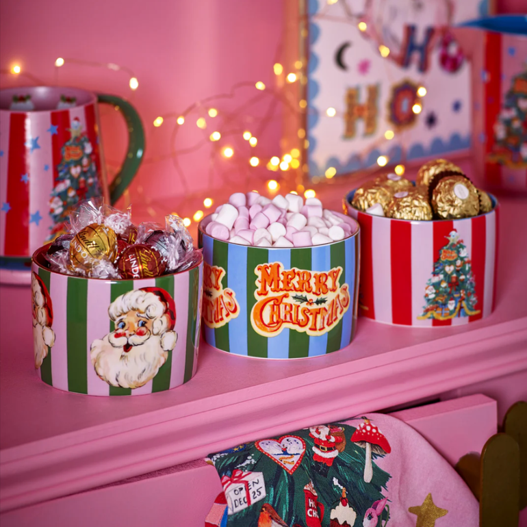 Christmas Merry Dip Bowls, the best customized gift and gifts for her and for him from Inna Carton online shop Dubai, UAE!
