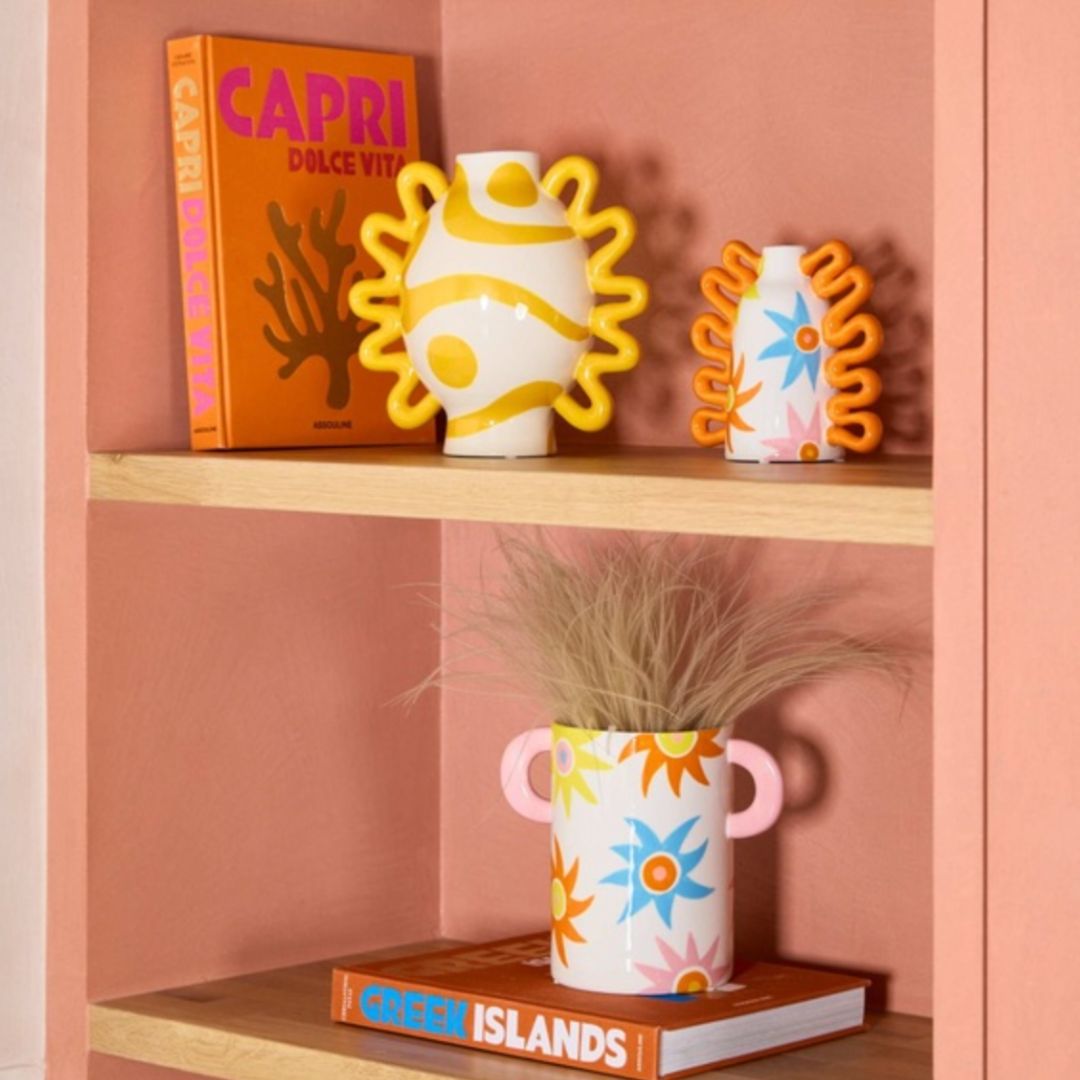Nicolas Ceramic Vase Verano, the best customized gift and gifts for her and for him from Inna Carton online shop Dubai, UAE!
