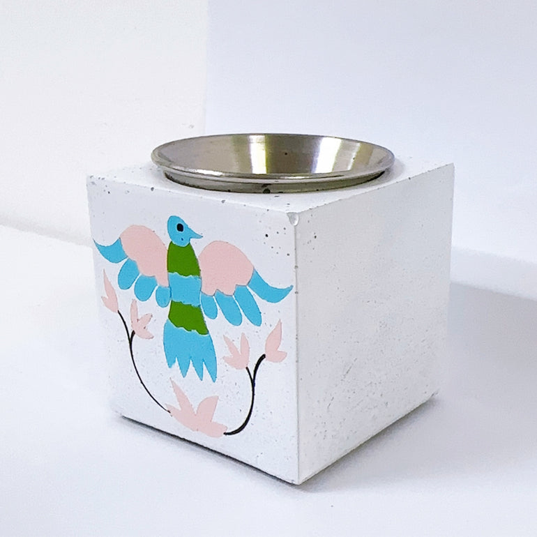 custom-designed concrete handpainted Oud and Bakhour burner, with an inner stainless steel bracket, shop the best Ramadan gift gifts for her for him from Inna carton online store dubai, UAE!