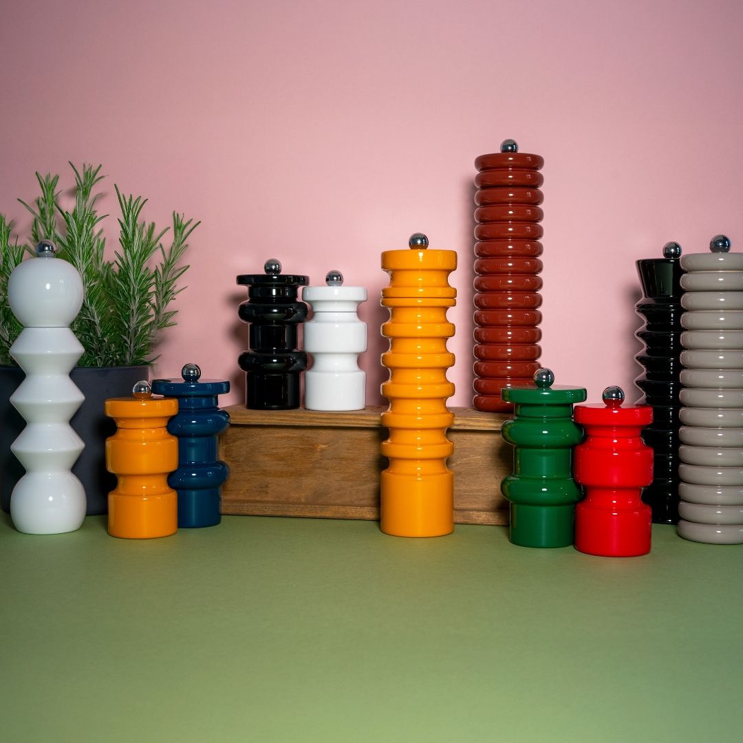 Retro Rib Wooden Salt & Pepper Mill Red, the best customized gift and gifts for her and for him from Inna Carton online shop Dubai, UAE!
