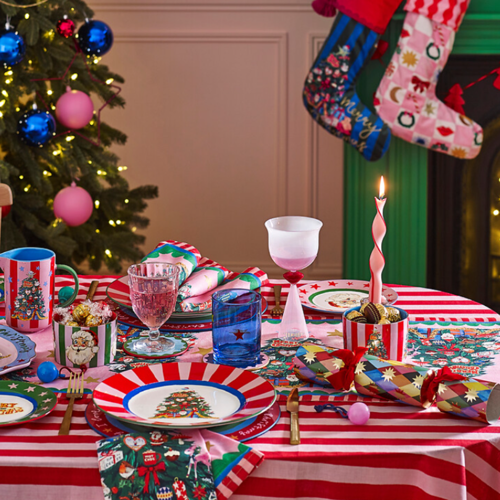 Christmas Rose Lip Glasses, the best customized gift and gifts for her and for him from Inna Carton online shop Dubai, UAE!