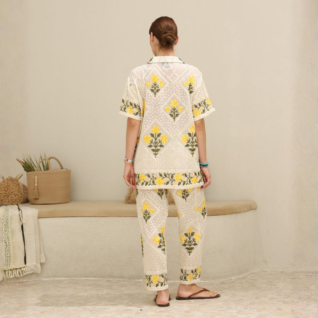 Solana Set yellow, the best customized gift and gifts for her and for him from Inna Carton online shop Dubai, UAE!
