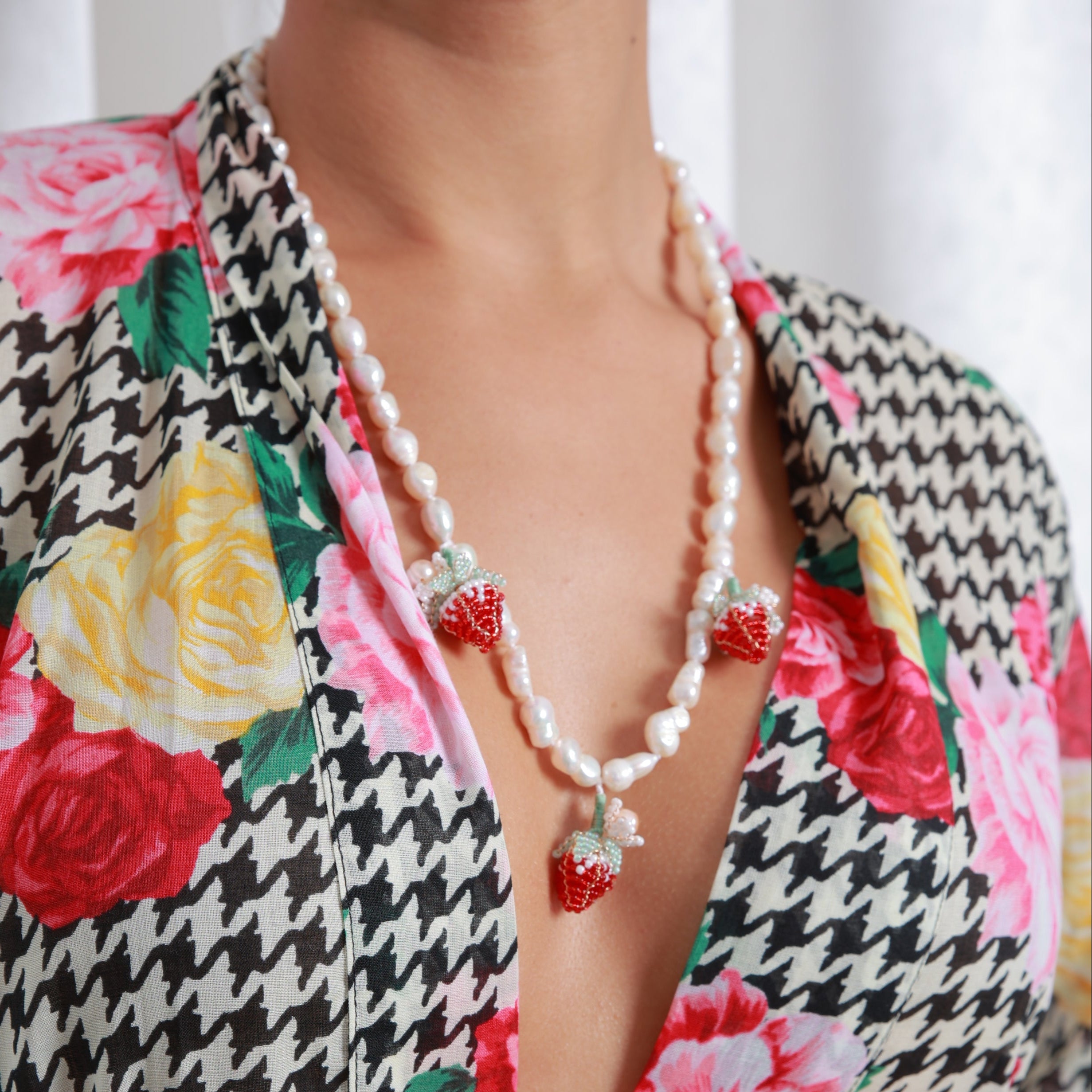 Strawberry Baroque Necklace Pink, the best customized gift and gifts for her and for him from Inna Carton online shop Dubai, UAE!
