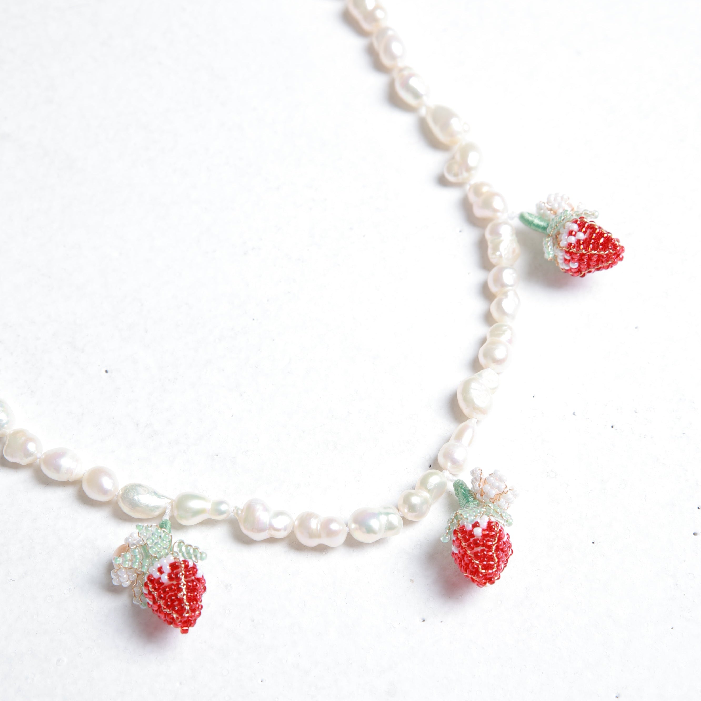 Strawberry Baroque Necklace Red, the best customized gift and gifts for her and for him from Inna Carton online shop Dubai, UAE!