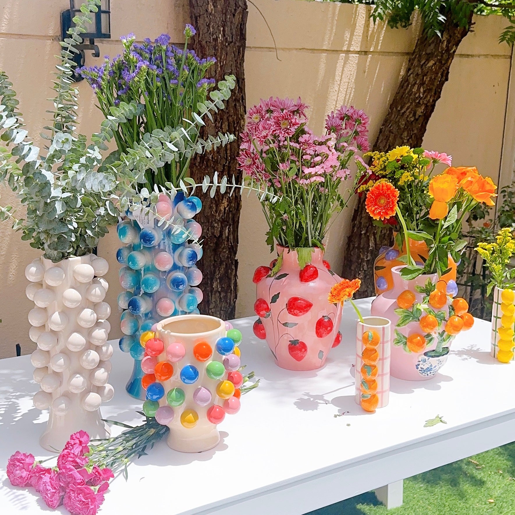 Strawberry Vase, the best customized gift and gifts for her and for him from Inna Carton online shop Dubai, UAE!