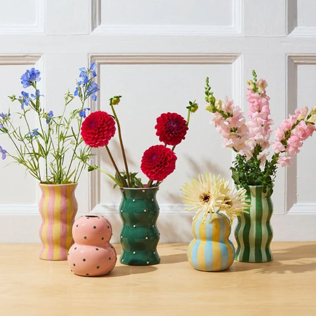FONDA Ceramic Vase Pink, the best customized gift and gifts for her and for him from Inna Carton online shop Dubai, UAE!
