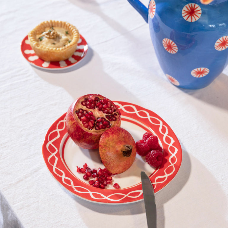 Plate Festivo Medium Red, the best customized gift and gifts for her and for him from Inna Carton online shop Dubai, UAE!