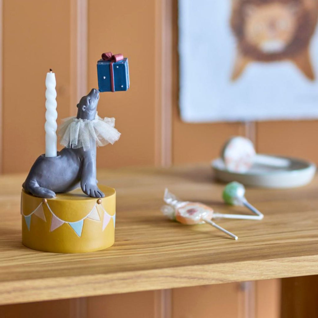 Seal Candle Holder, the best customized gift and gifts for her and for him from Inna Carton online shop Dubai, UAE!