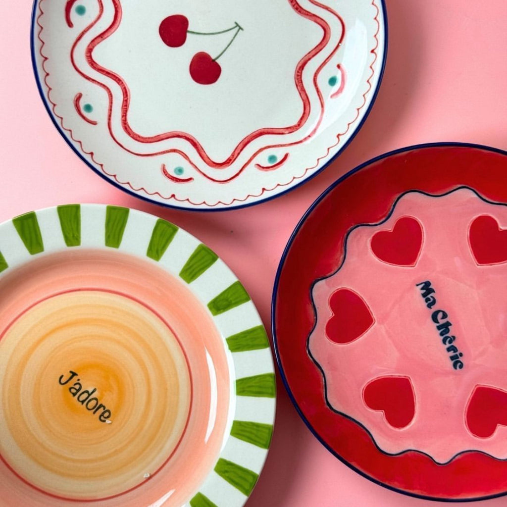 Green & Pink J'adore Plates, the best customized gift and gifts for her and for him from Inna Carton online shop Dubai, UAE!