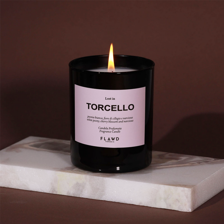 Torcello Candle The wax is a blend of soy, bee, and coconut which is 100% natural and paraffin-free, the best customize gift and gifts for her and for him from Inna Carton online shop Dubai, UAE! 